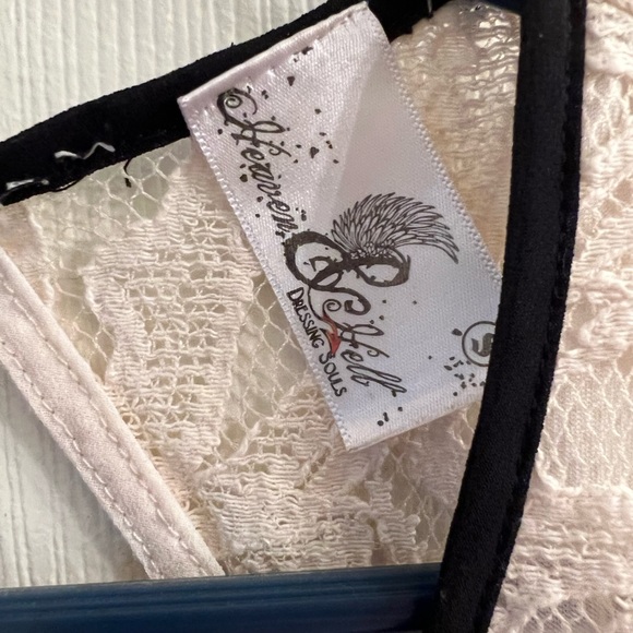 Heaven & Hell cream lace top - Picture 3 of 3